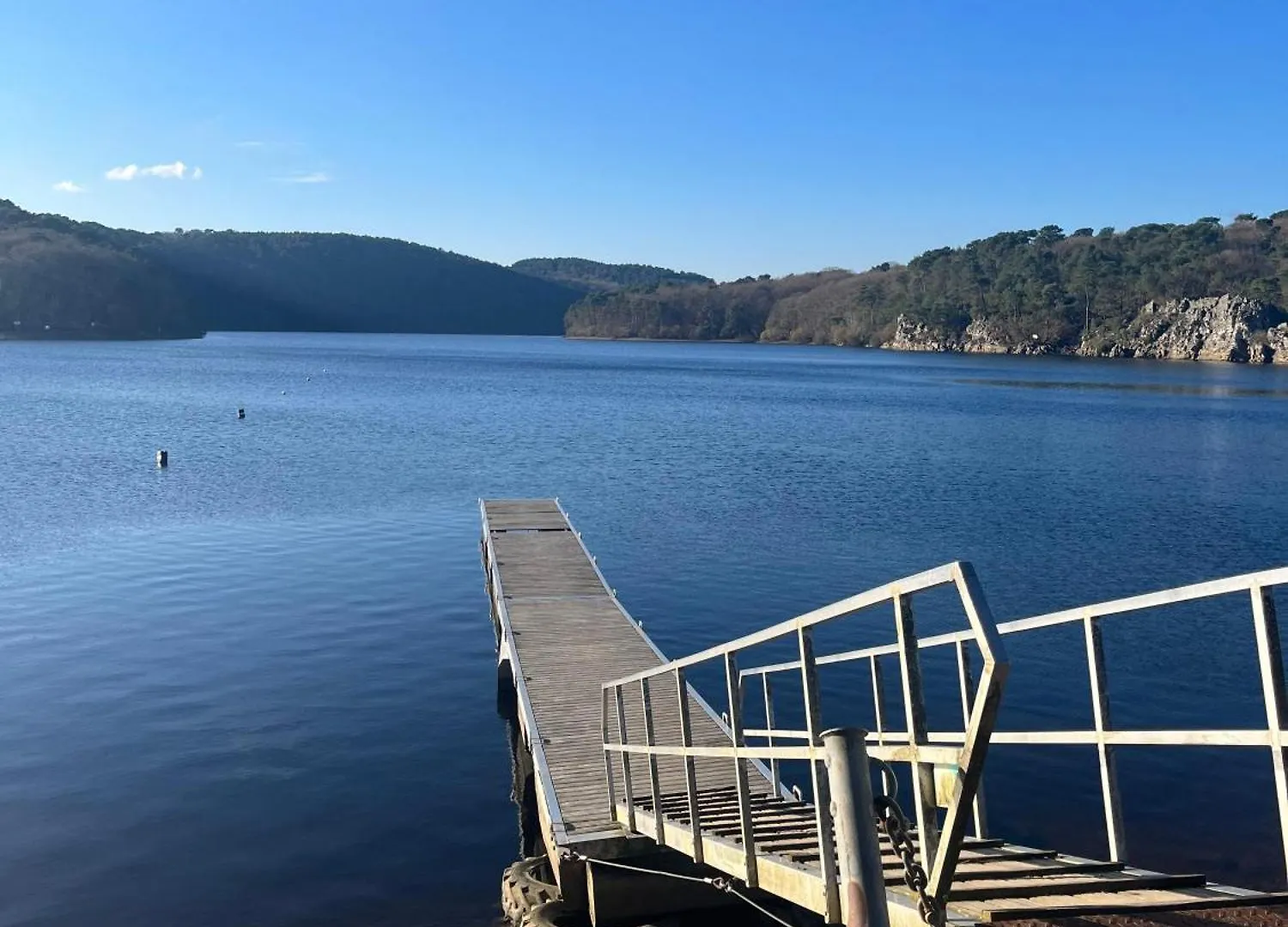L Escapade, Nature Et Aventure - Lac De Guerledan Plussulien France